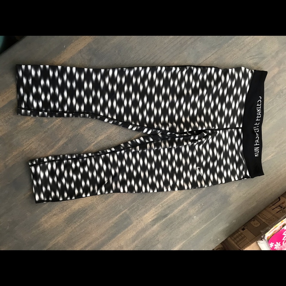 Nike crop leggings